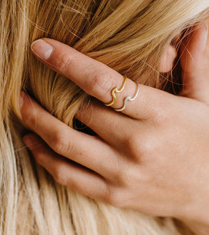 Surfer Girl Wave Ring Gold